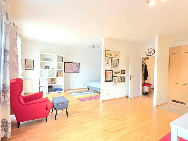 DB IMMOBILIEN | Charmante 1 Zimmer Wohnung mit Balkon und Stellplatz