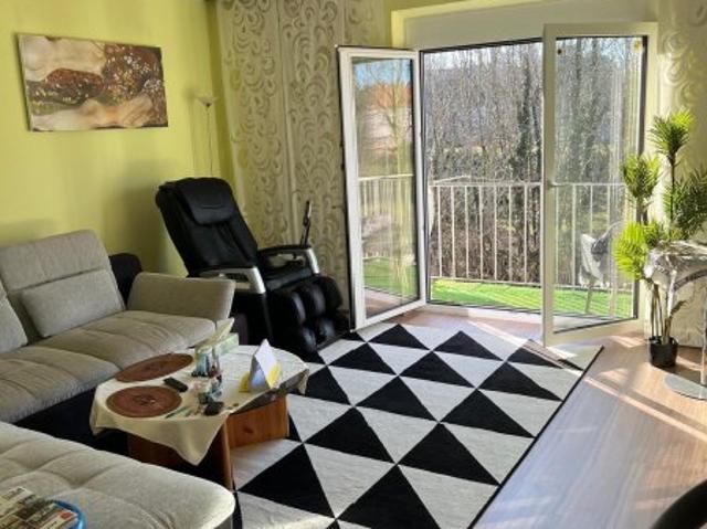DB IMMOBILIEN | 3 Zimmerwohnung mit Balkon und Parkplatz bezugsbereit!