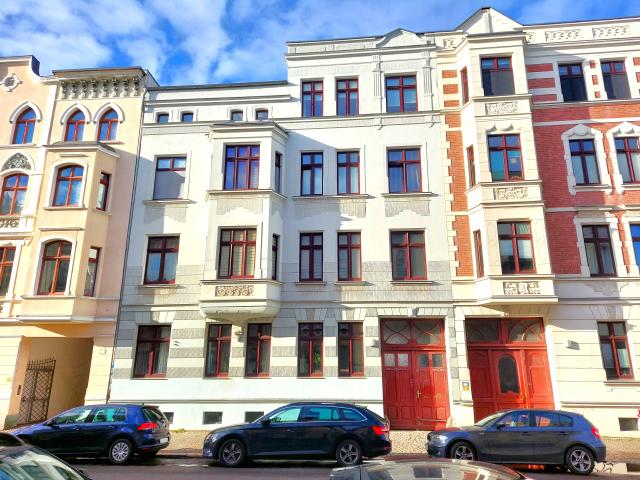DG in Stadtfeld mit Balkon und überdachtem KFZ Stellplatz