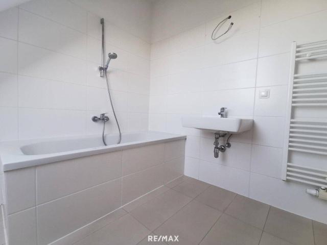 DG Maisonette im superschöner Altbau. Bestlage mit 2 Zimmer Maisonette
