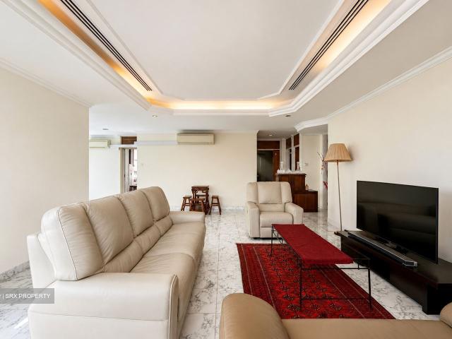 D'grove Villas D10, Condominium