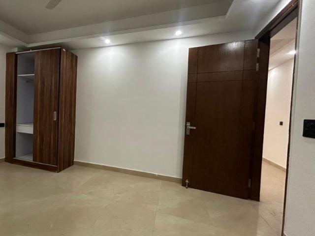 Dda Flats Sarita Vihar New Delhi 1100 Bedroom 1250 Sq. Ft. Builder Floor in Sarita Vihar Delhi Listing ID: #10395