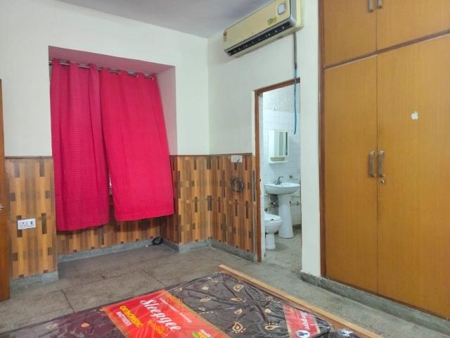 Dda Flats Pocket 9 B Jasola Vihar 3 Bedroom 1800 Sq. Ft. Apartment in Jasola Vihar Delhi Listing ID: #10034