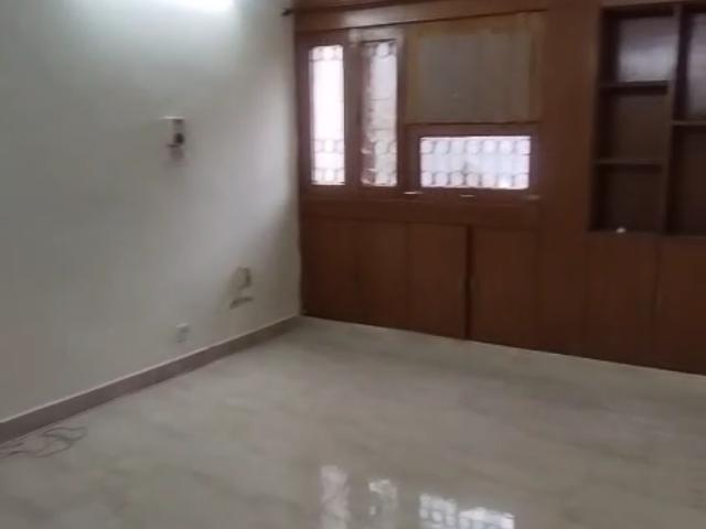 Dda Flats Vasant Kunj 3.5 Bedroom 1600 Sq. Ft. Apartment in Vasant Kunj Delhi Listing ID: #10002