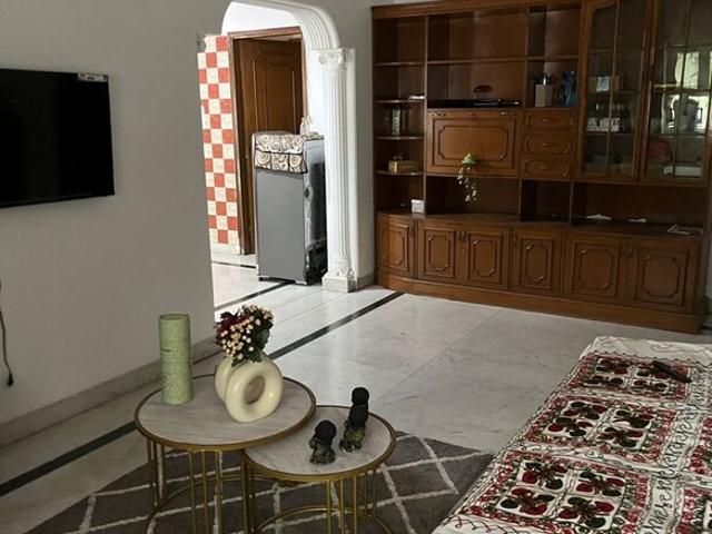 Dda Flats Vasant Kunj 2.5 Bedroom 1600 Sq. Ft. Apartment in Vasant Kunj Delhi Listing ID: #10212