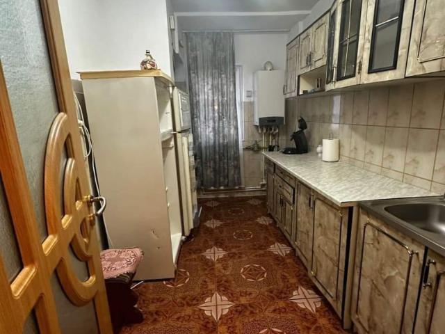 De vanzare apartament 3 camere, Piata Mare, mobilat 52000 e