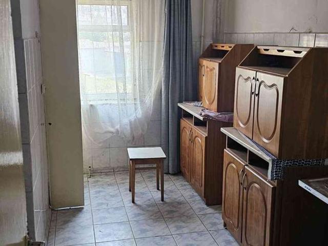 De vânzare apartament 3 camere Vulcan, zona Dincă
