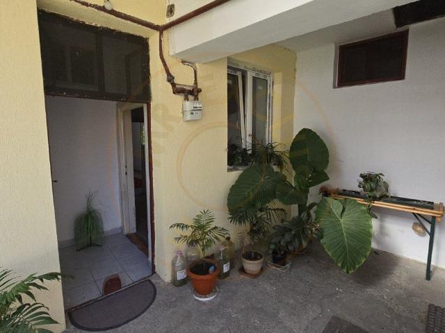 De Vanzare Casa 2 camere P ȚA Mica