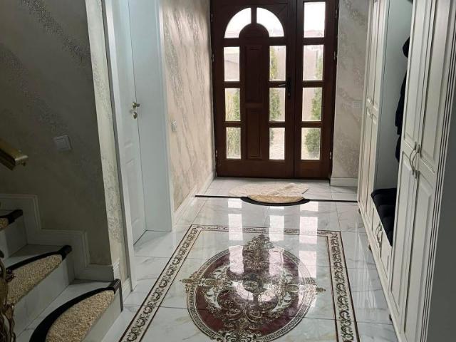 De vanzare! CASA in Sendreni mobilat utilat pret 200.000 euro