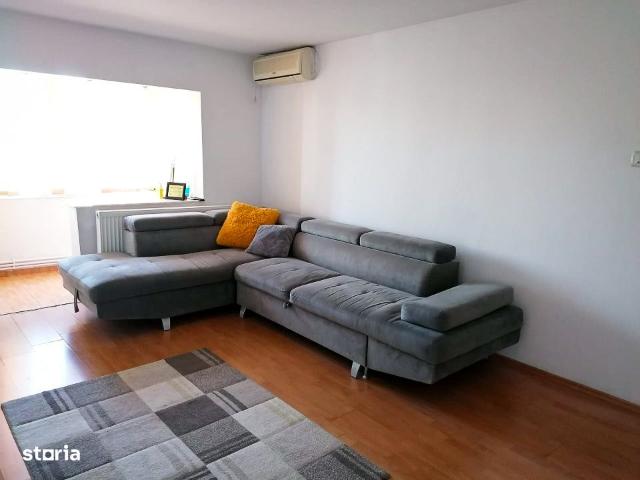 De vanzare la cheie 3 Camere cu 2 bai si balcon decomandat in zona Cet