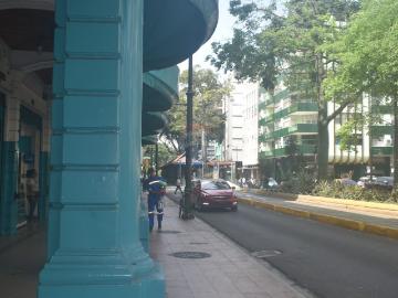 De Venta Oficina en el C. C Paseo del Parque
