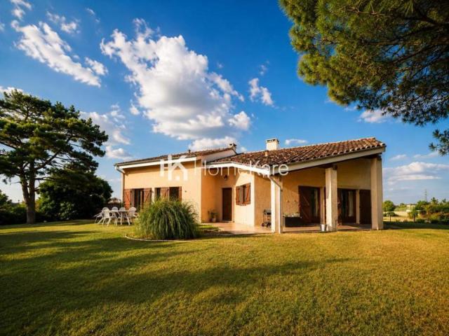 DE BEAUX VOLUMES POUR CETTE MAISON TRADITIONNELLE !