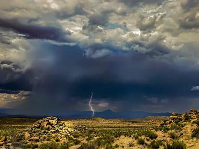 de dam – a rare karoo investment far.