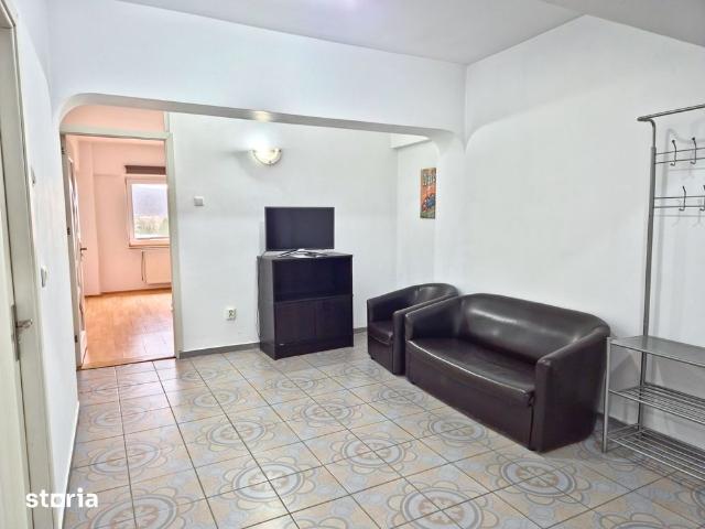 DE INCHIRIAT 3 CAMERE, CENTRAL, BLOC CU LIFT