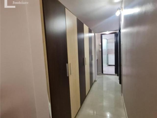 DE INCHIRIAT 3 CAMERE ZONA SPITAL