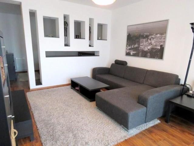De inchiriat 2 cam.langa Plaza Lujerului mobilat si utilat