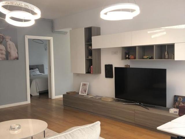 De inchiriat 2 cam lux bloc nou str. Maguricea Aviatiei la 5 min Mall