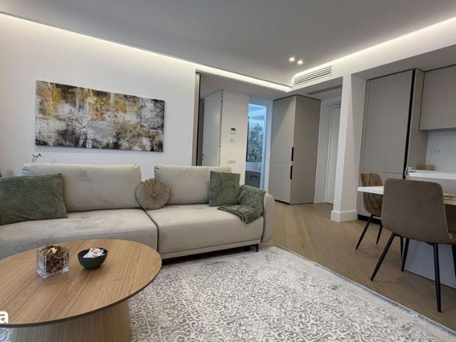DE INCHIRIAT: 2 camere / Cortina 126 / Cambridge School / Pipera
