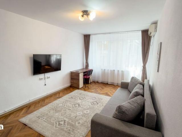 De inchiriat 2 camere mobilate si utilate in Centru, Galati