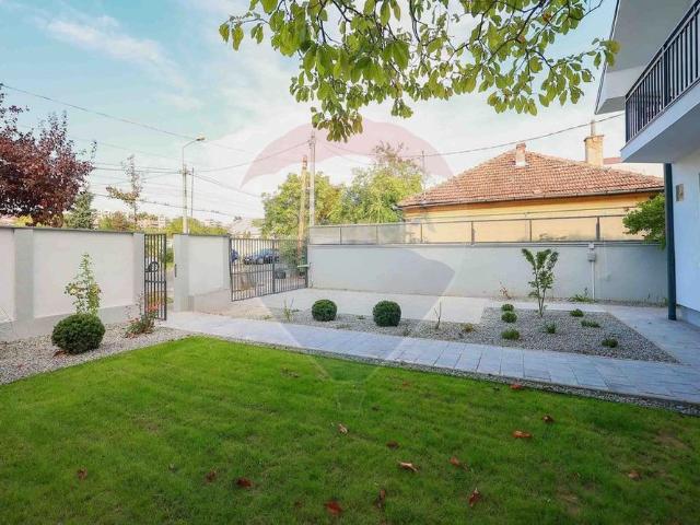 De închiriat casă full renovată în 2023, 5 camere, pe.