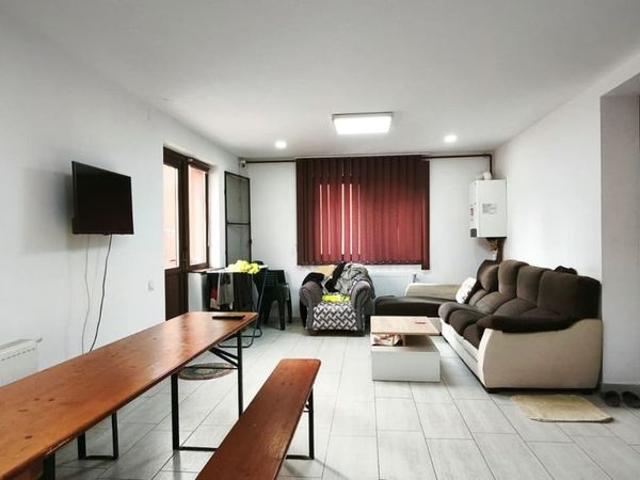 De inchiriat casa cu 6 camere in Cristesti