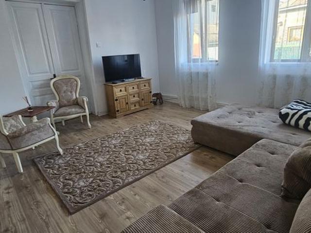 De inchiriat casa la pret de apartament!