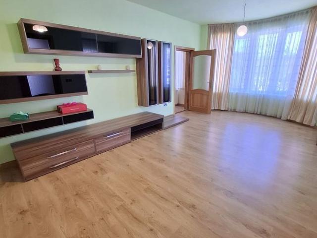 De Închiriat Casa situata pe Strada Valea Seaca!