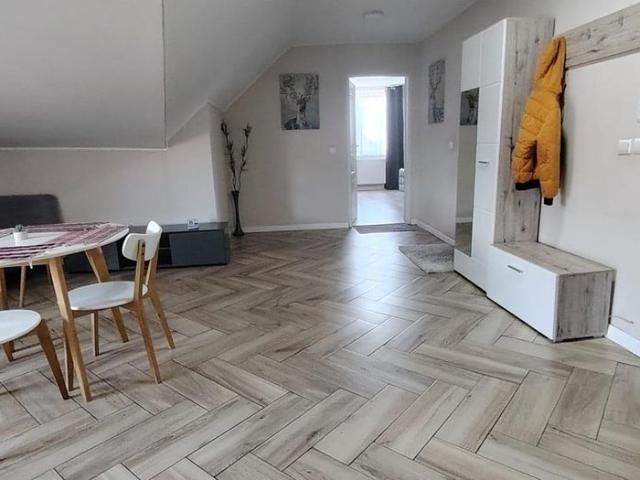 De inchiriat ap 3 camere, 80 mp,EROILOR