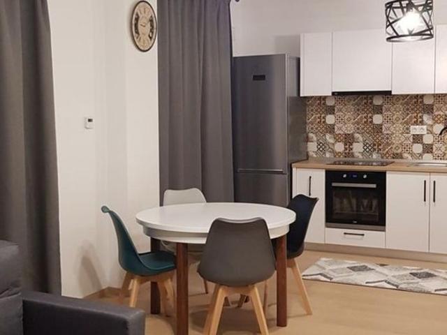 De inchiriat ap 2 camere bloc nou+ parcare zoba Centrala