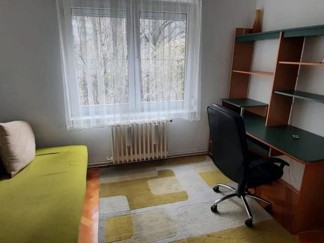 De inchiriat ap. 4 camere, Tg. Mures, 7 Noiembrie Zona UMF!