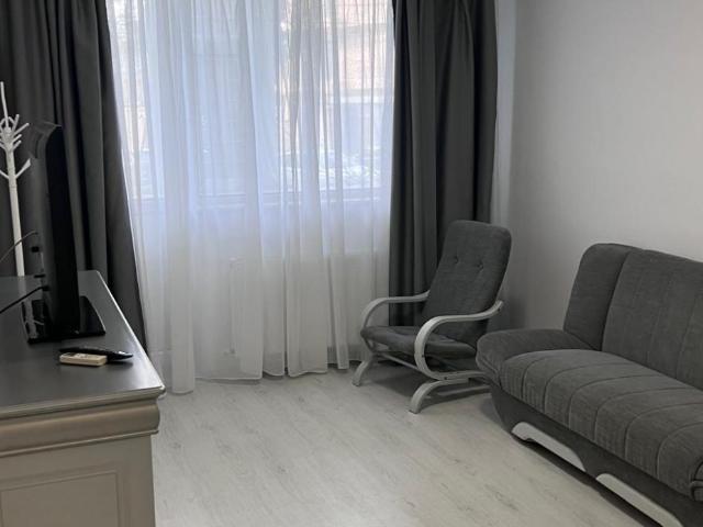 De închiriat – Apartament 2 camere, 50 mp – Zona Delfinariu, Constanța AXI104