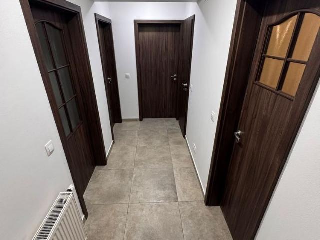DE INCHIRIAT Apartament 2 camere, 52mp, parter Complexul Studentesc