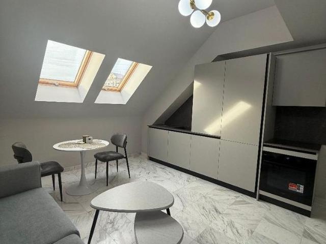 De inchiriat Apartament 2 camere, zona Cetatea Alba Carolina