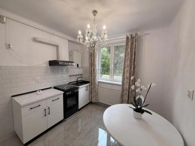 De inchiriat apartament 2 camere zona Cipariu