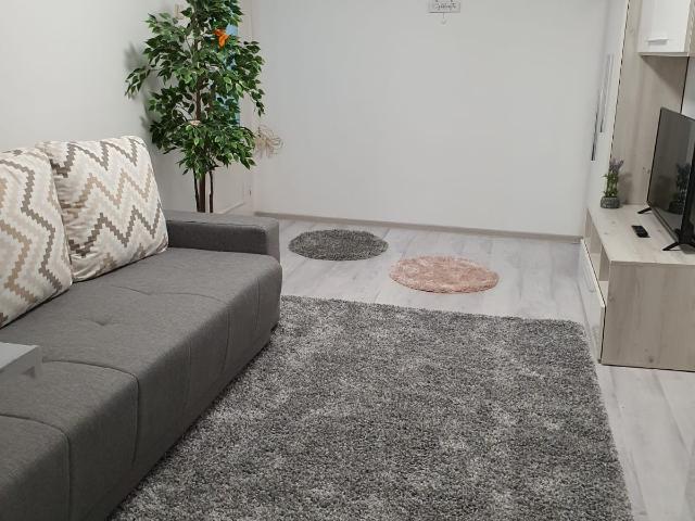 De închiriat – Apartament 2 camere | Zona Spitalul Județean