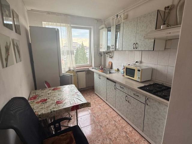 De Închiriat | Apartament 2 camere – Zona Victor Babeș, Baia Mare