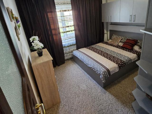 De inchiriat apartament 2 camere Apusului