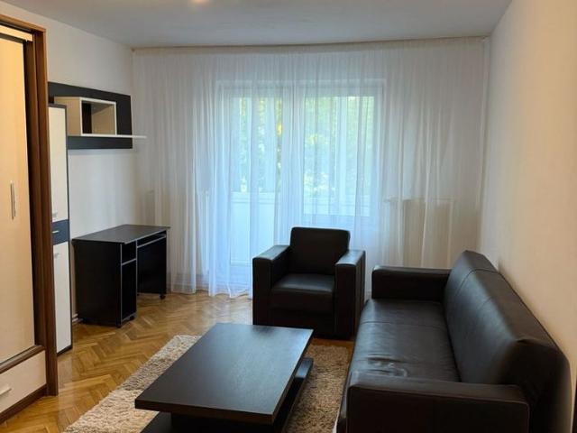 De închiriat – Apartament 2 camere, etaj 3/4, Tudor, str. Muncii