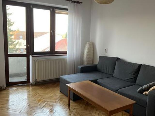De inchiriat apartament 2 camere in centru