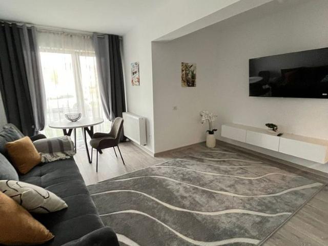 De închiriat apartament 2 camere, parter, Zona Tractorul