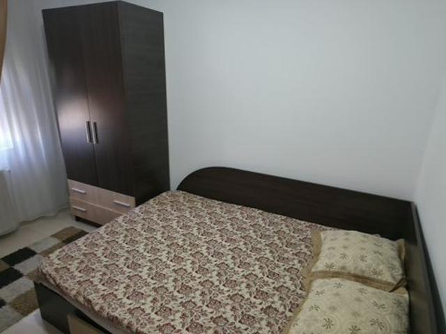 De inchiriat apartament 3 camere