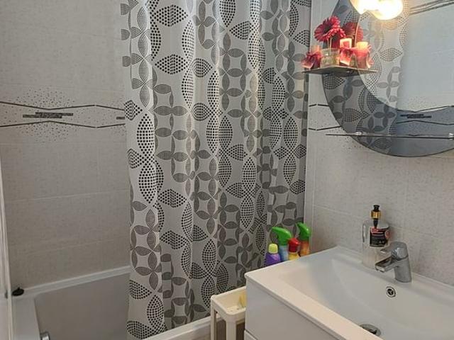 De inchiriat apartament 3 camere