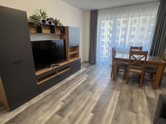 De închiriat apartament 3 camere, casa Nobel, Tractorul