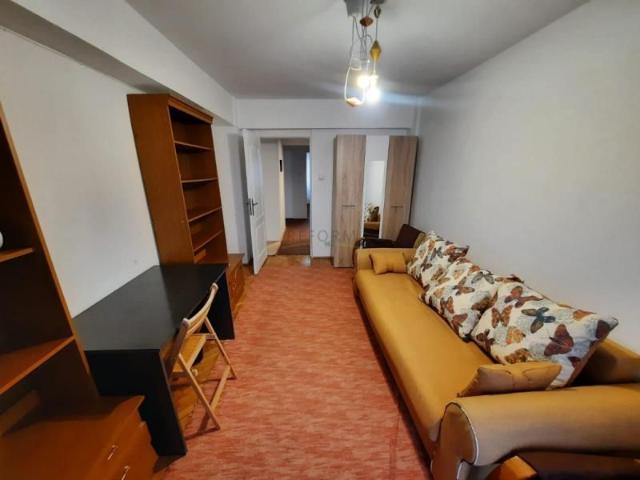 De inchiriat Apartament 3 camere, confort sporit, Piata Cipariu