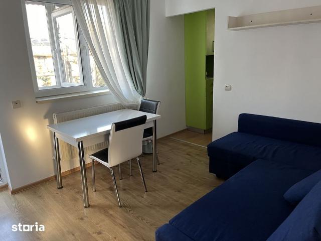 De închiriat Apartament 3 camere într o vilă cu grădină, propietar