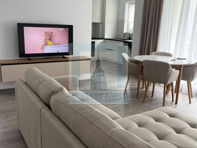 De închiriat apartament 3 camere/ Sanpetru