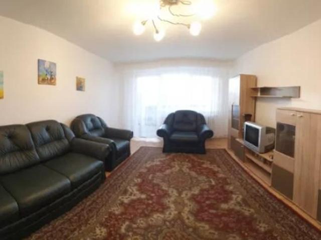 De inchiriat Apartament 3 camere situat Ultracentral. Pret inchiriere: 335 Euro/luna