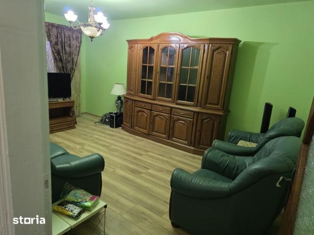 De inchiriat apartament 3 camere Slobozia