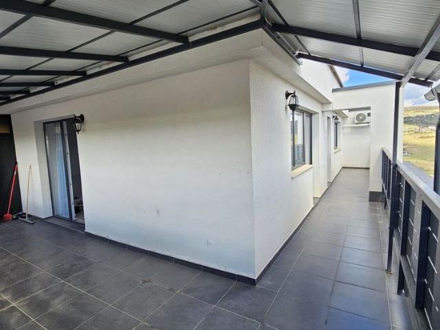 De Închiriat apartament tip Penthouse de 3 camere Strada Stelelor!