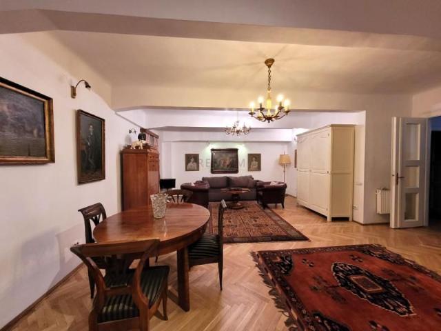 De inchiriat apartament ultracentral cu 3 camere